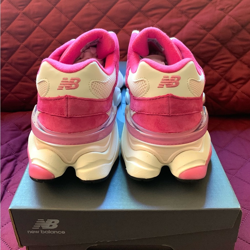 New Balance 9060 Fuchsia Pink U9060FP - Women’s Size 9 US - White Shoes NEW - Picture 10 of 12